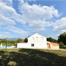 3 Bedroom Villa with Pool & Tennis Court near Sinj, sleeps 8